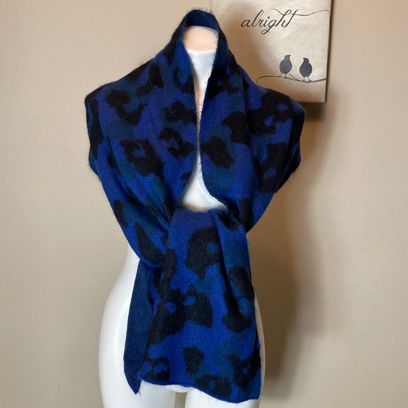🐬 Rag & Bone Leopard Print Scarf - Picture 2 of 10